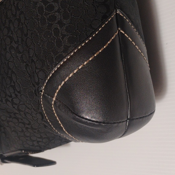 Coach Vintage Leather/Suede
Western Hobo In Great Condition
F11405 - Picture 7 of 13